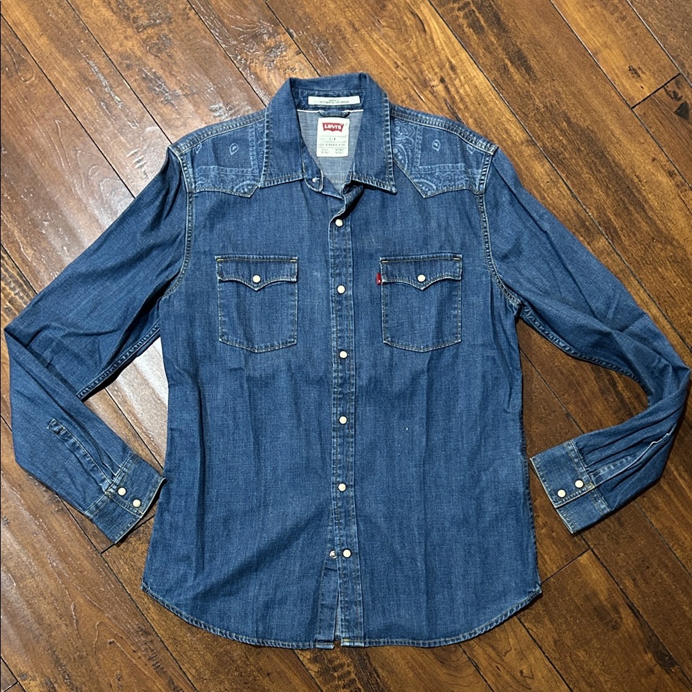 Levi's Denim Pearl Snap Western Bandana Style Shirt